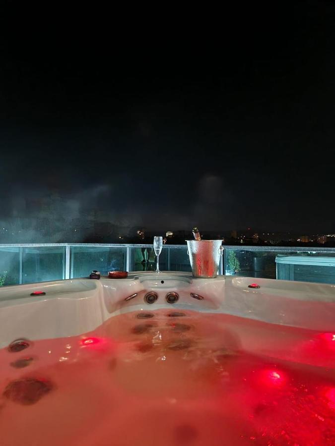 Ferienwohnung Gavas Jacuzzi & Panoramic View Cluj-Napoca Exterior foto